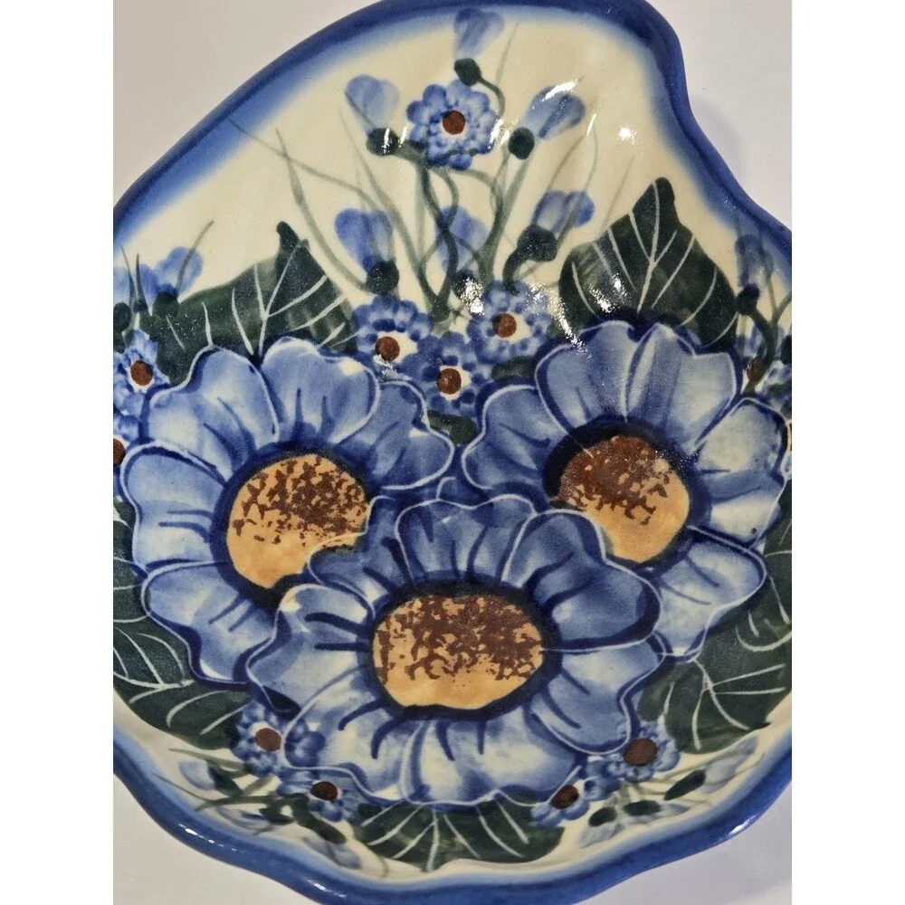 Polish Pottery Boleslawiec UNIKAT Hand Painted Blue Floral Scalloped Bowl 5.5